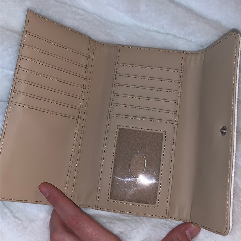 Guess Wallet - Picture 3 of 5